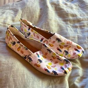 TOMS Original Slip On Tropical Paradise Birds and Fruit Pattern Sz 10 EUC